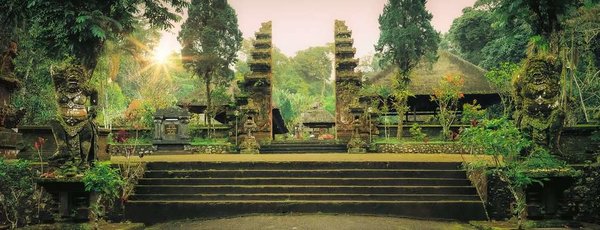 Ravensburger Puzzle 17049 - 1000 Teile - Panorama -  Jungle Tempel Pura Luhur Batukaru, Bali